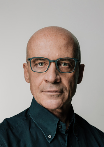 Paraggi Claudio Bellini dla BoConcept: nowoczesna sofa modułowa, kt&oacute;ra zmienia się z Twoim dniem